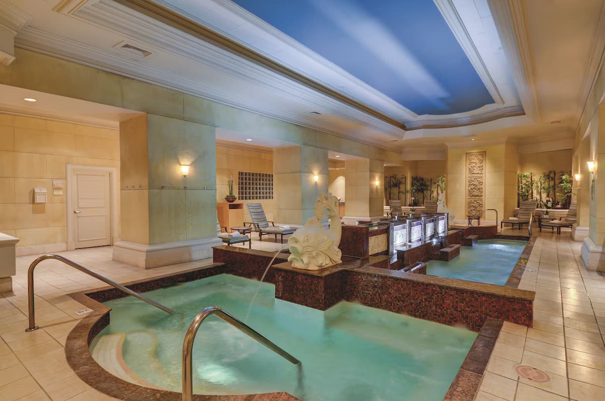 Mandalay Bay 9