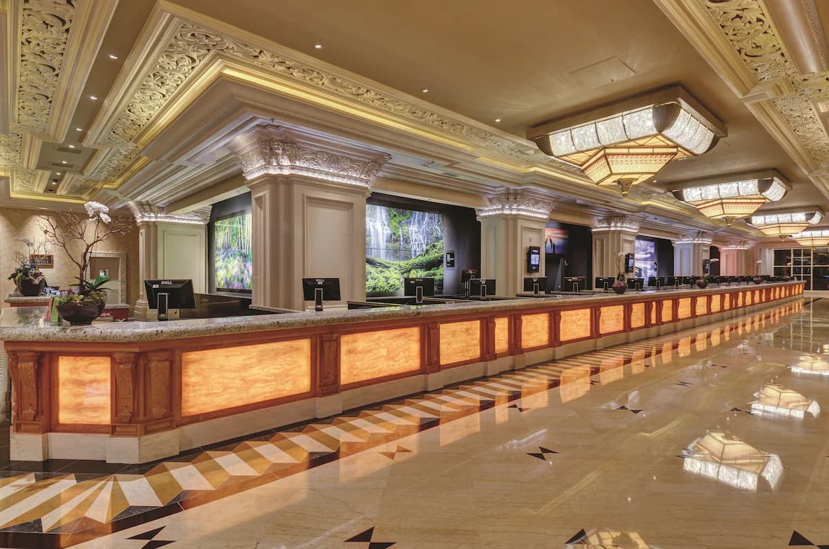 Mandalay Bay 8
