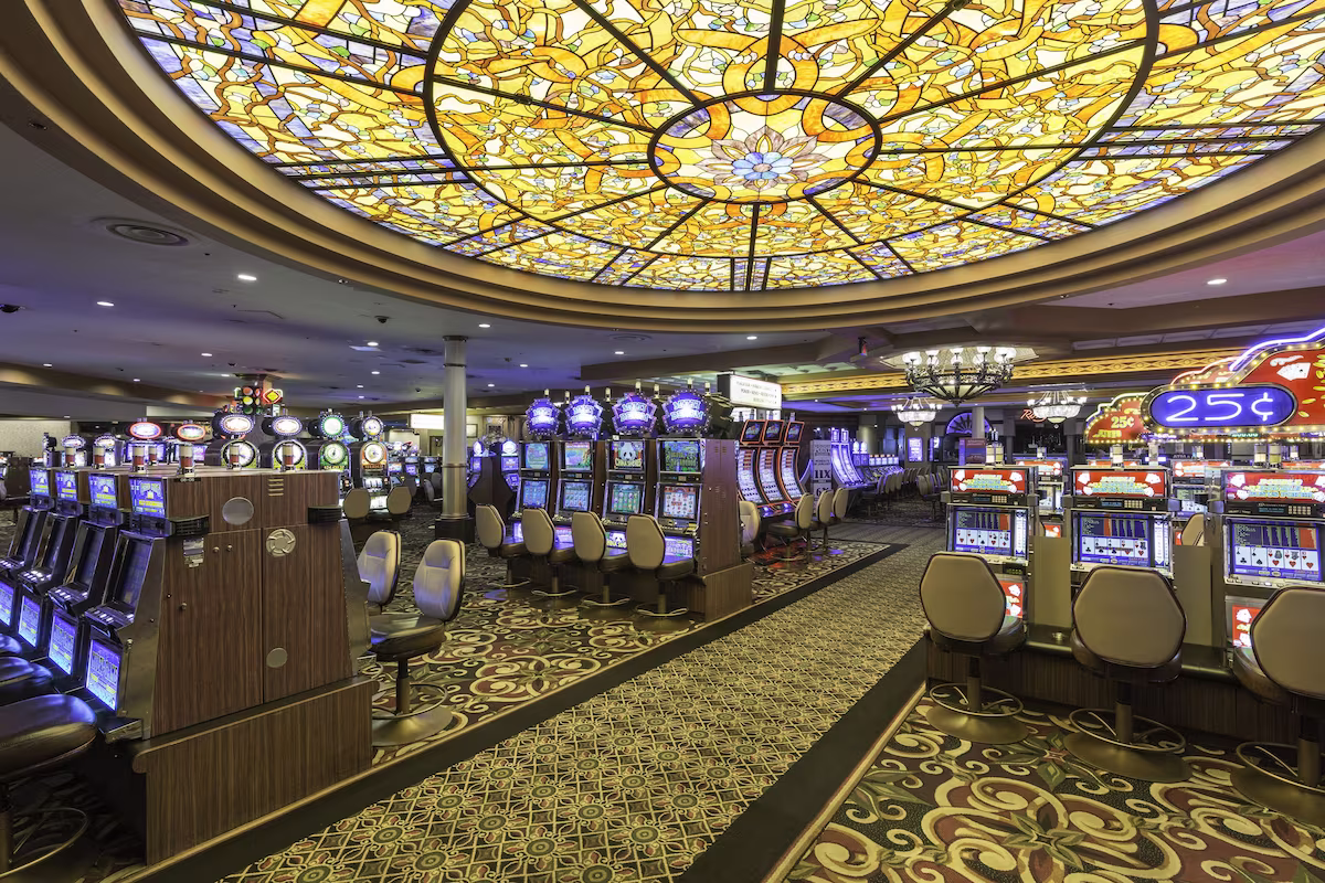 Sam's Town Hotel & Gambling Hall - 9