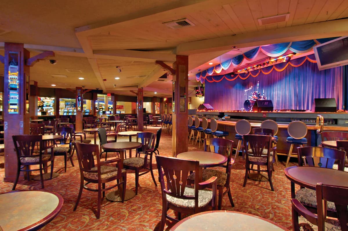 Sam's Town Hotel & Gambling Hall - 5