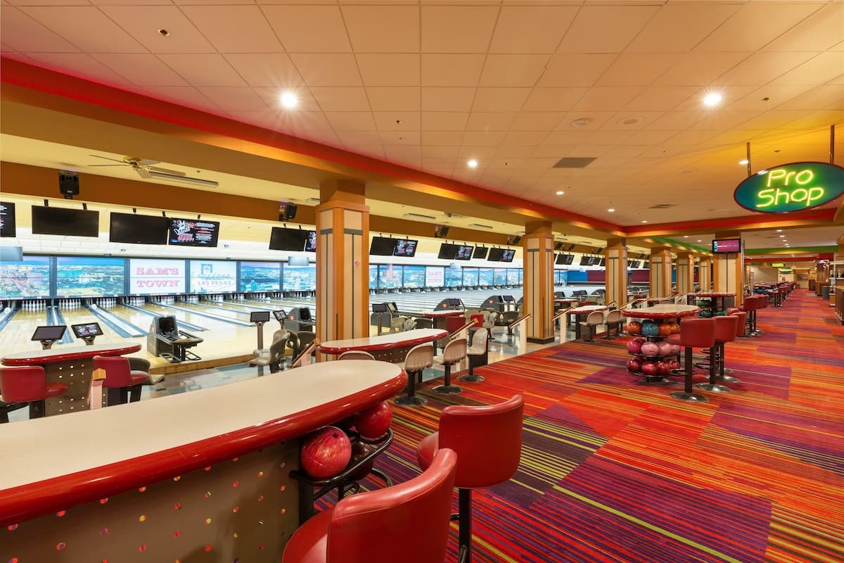 Sam's Town Hotel & Gambling Hall - 6
