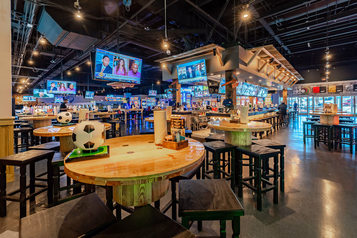 Ojos Locos Sports Cantina y Casino - 5