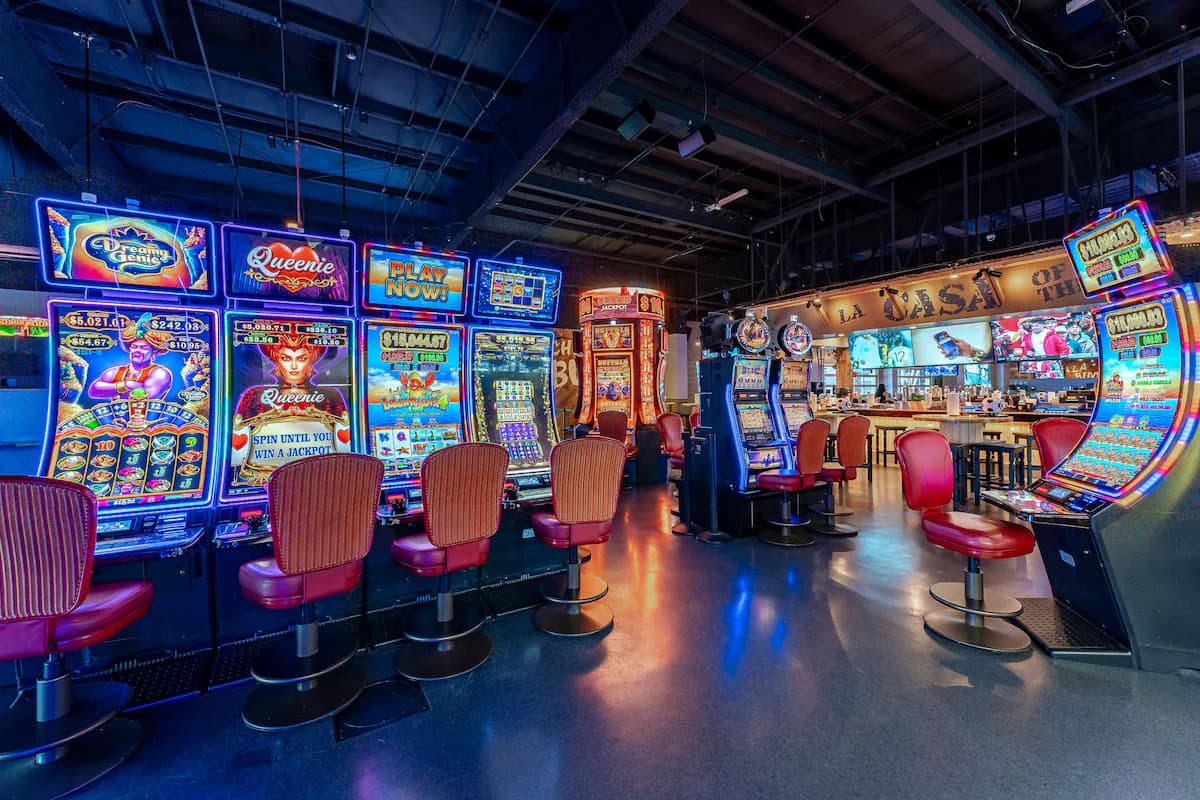 Ojos Locos Sports Cantina y Casino - 8