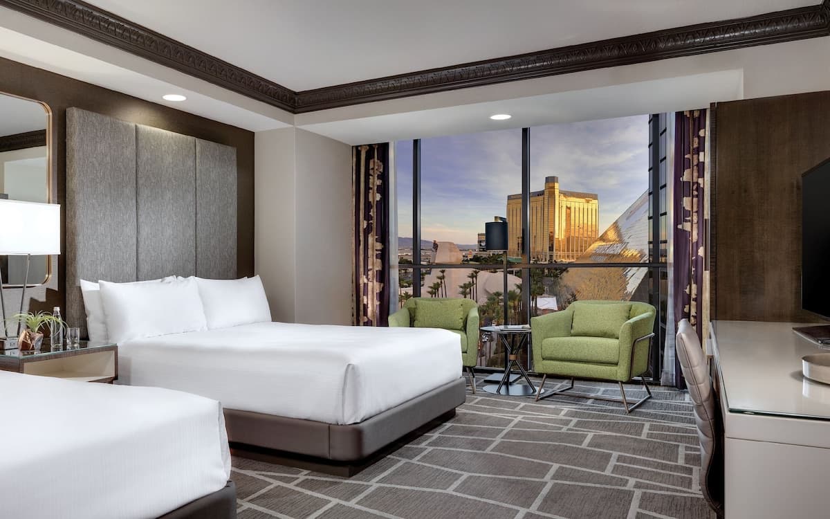 Luxor Hotel & Casino 11