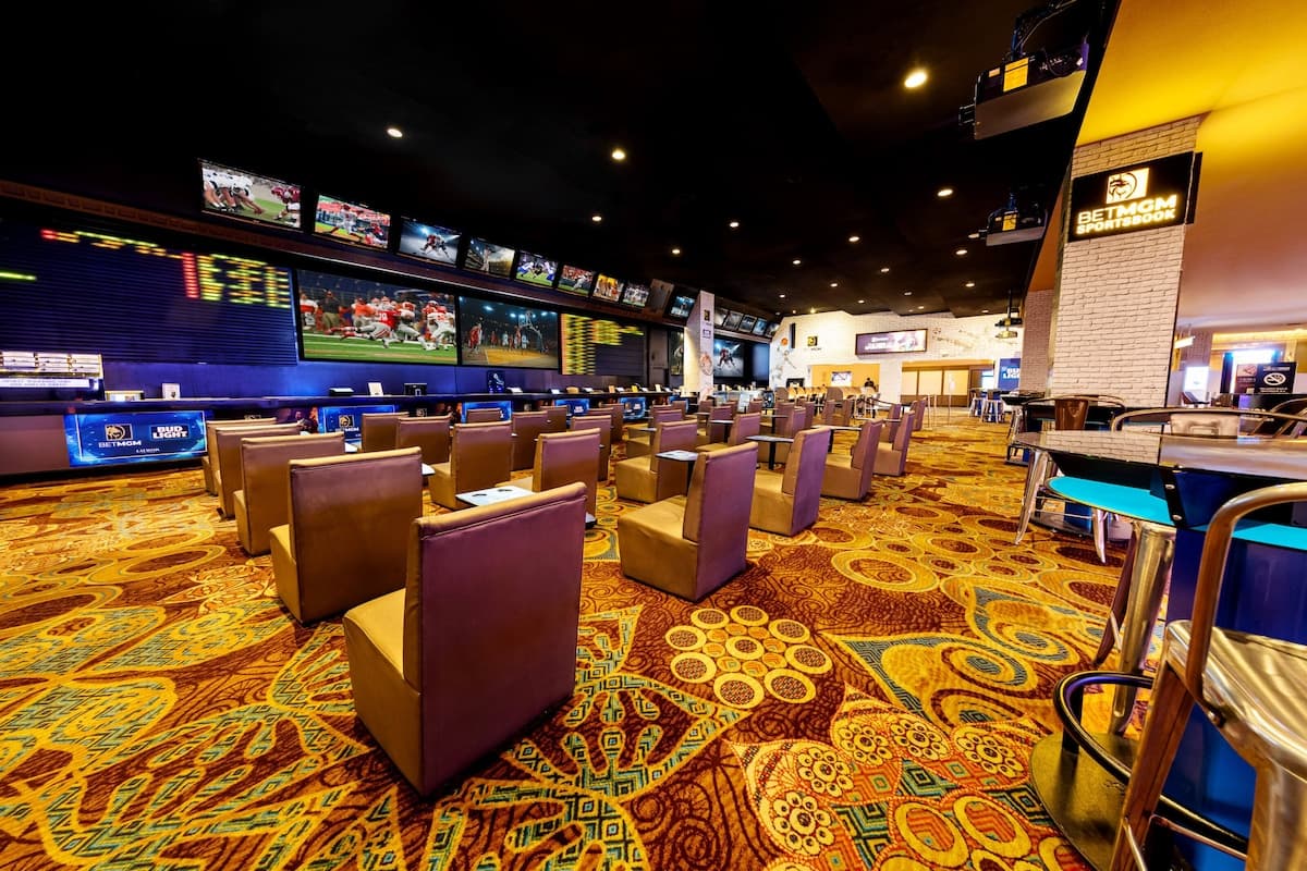 Luxor Hotel & Casino - 7