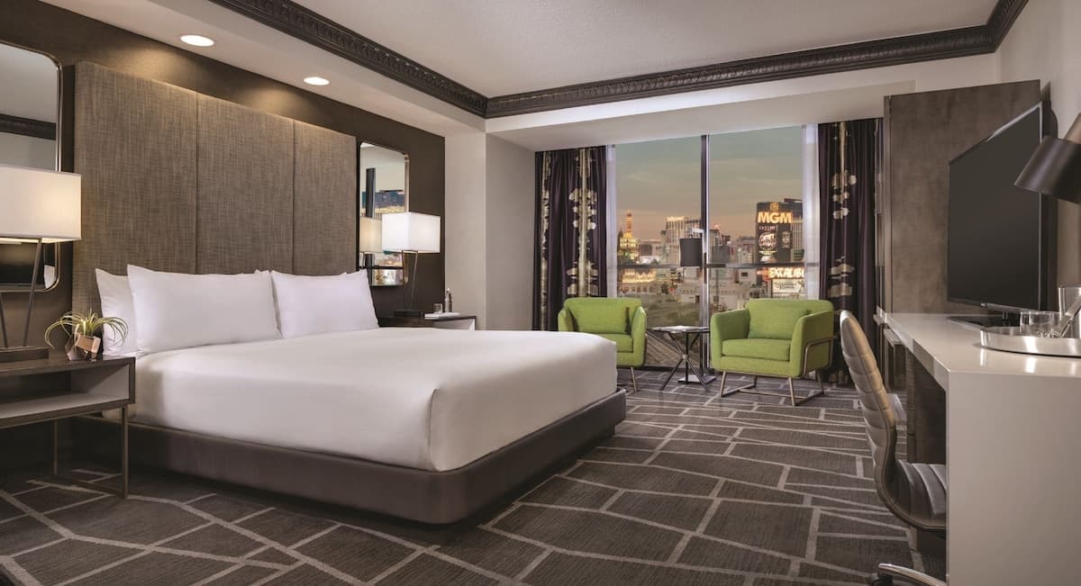 Luxor Hotel & Casino 12