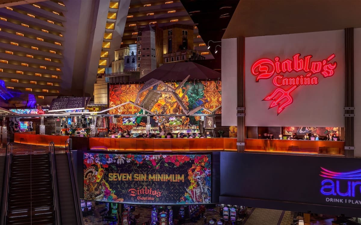Luxor Hotel & Casino 4
