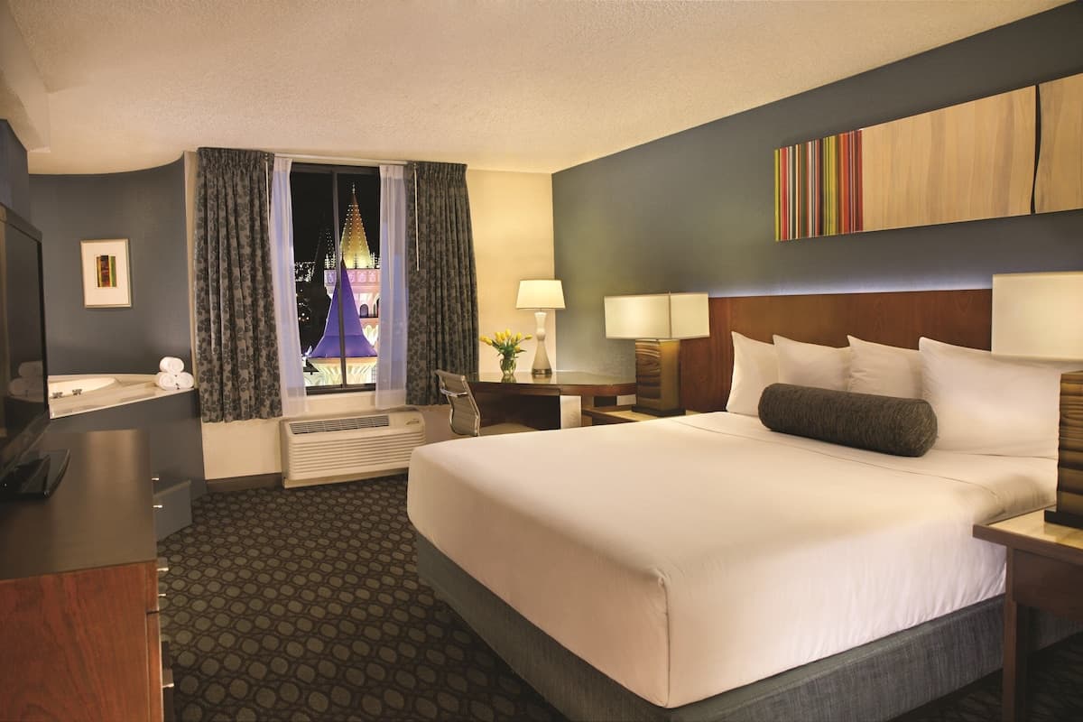Excalibur Hotel and Casino - 6