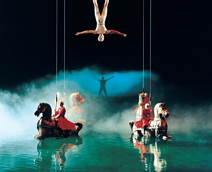 "O" by Cirque du Soleil - 9