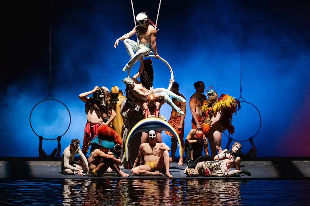 "O" by Cirque du Soleil - 8