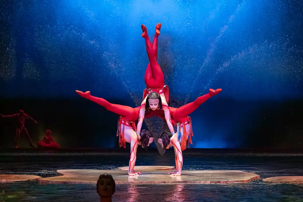 "O" by Cirque du Soleil - 3