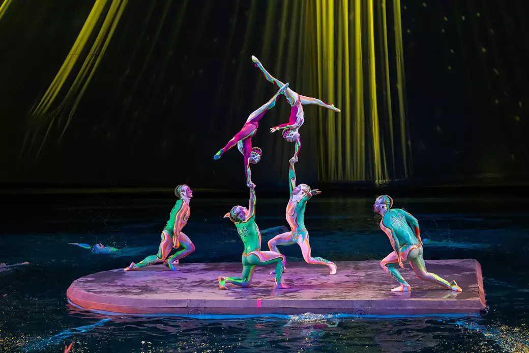 "O" by Cirque du Soleil - 10