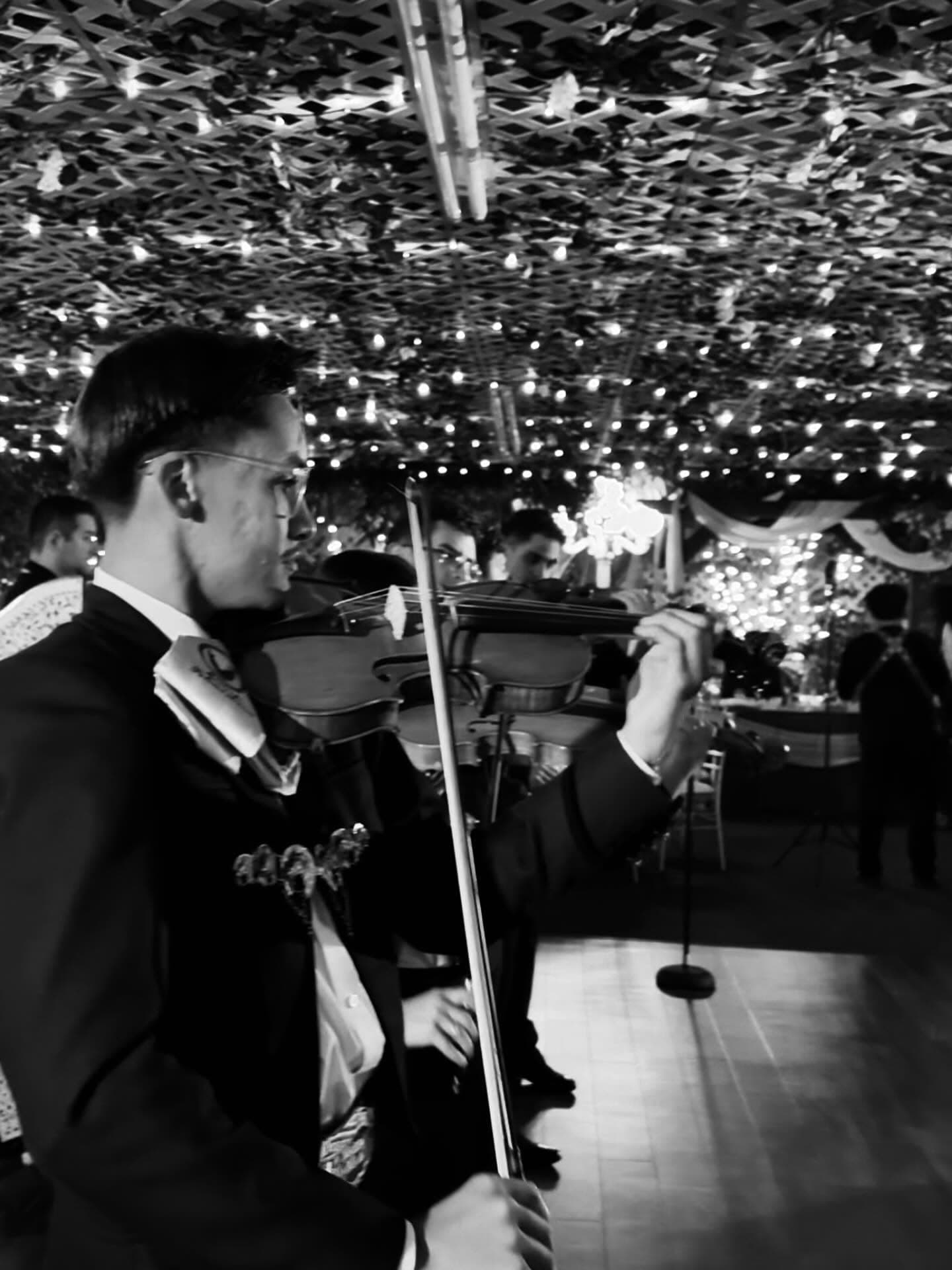 Mariachi Paloma Azteca - 6